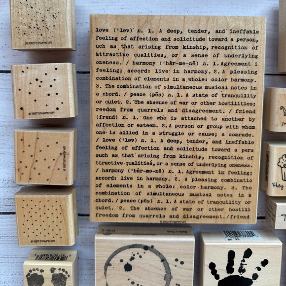 Lot of 22 Wooden Rubber Stamps Stampin Up Woodgrain Typewriter Coffee Baby - Picture 3 of 5